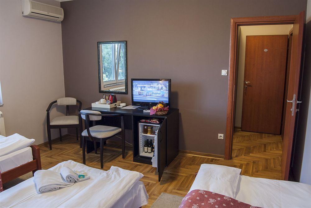 Villa Forest Belgrad Exteriör bild