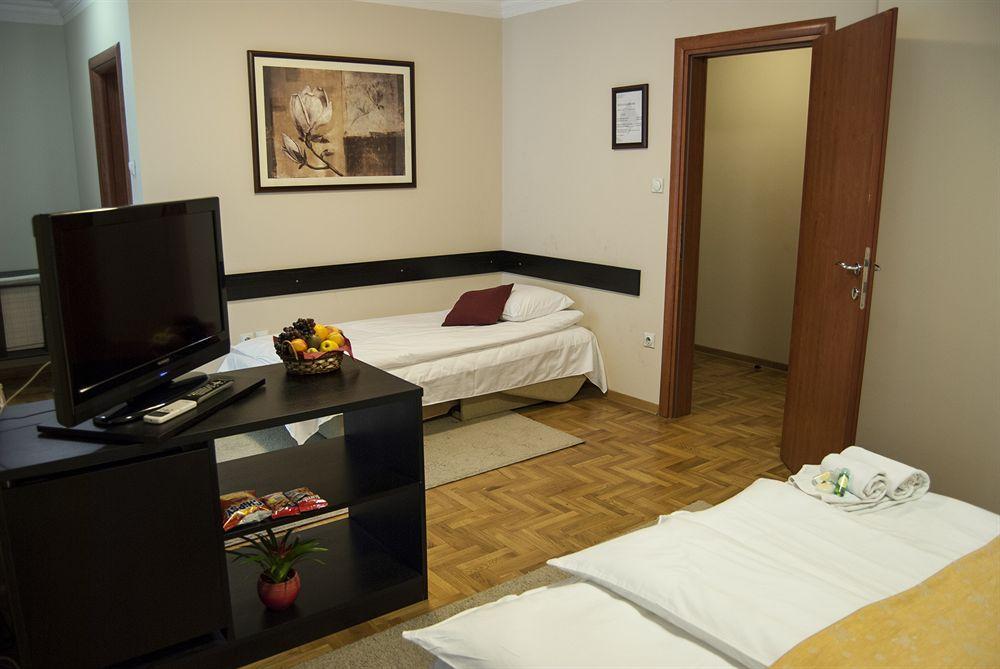 Villa Forest Belgrad Exteriör bild