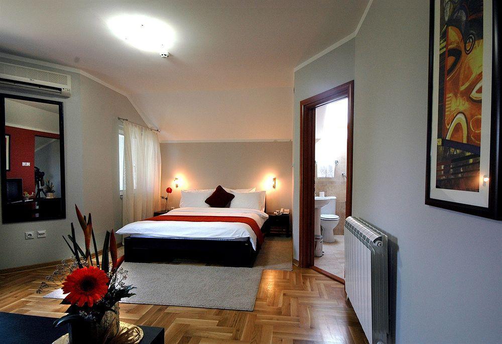 Villa Forest Belgrad Exteriör bild