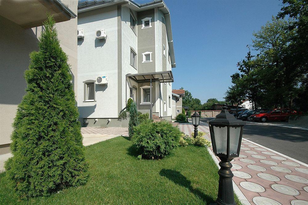 Villa Forest Belgrad Exteriör bild