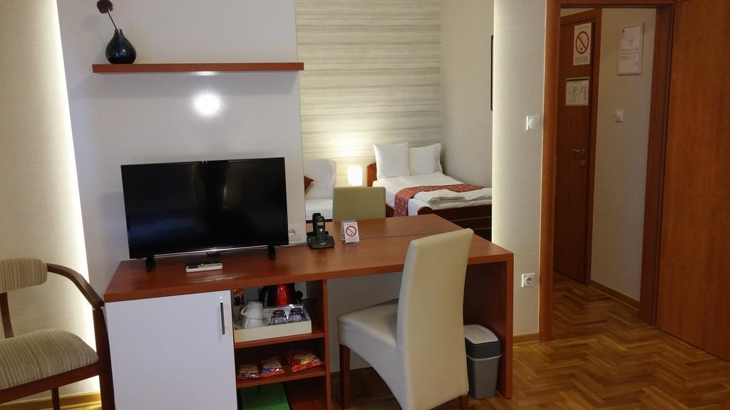 Villa Forest Belgrad Exteriör bild