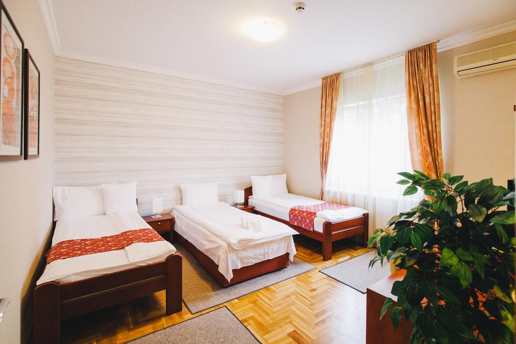 Villa Forest Belgrad Exteriör bild
