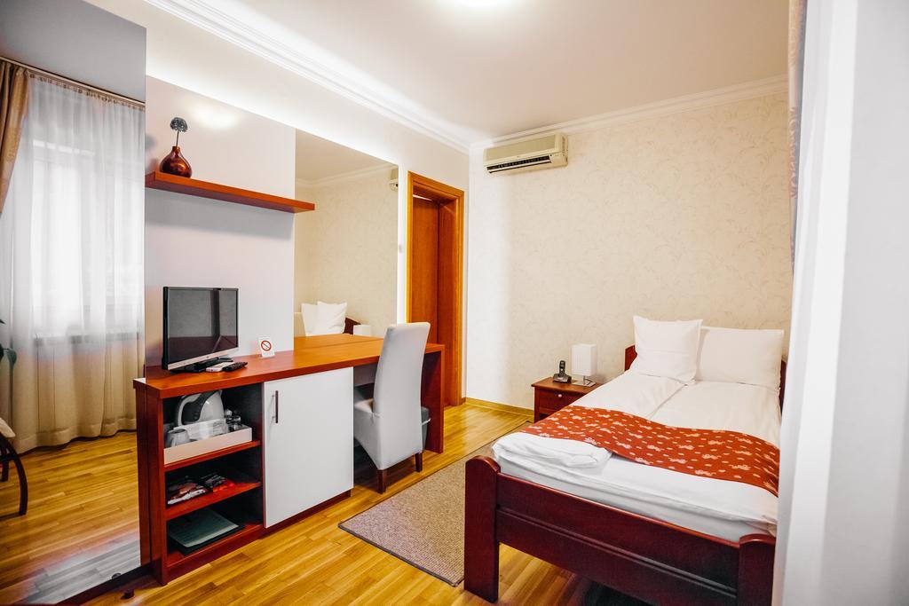 Villa Forest Belgrad Exteriör bild