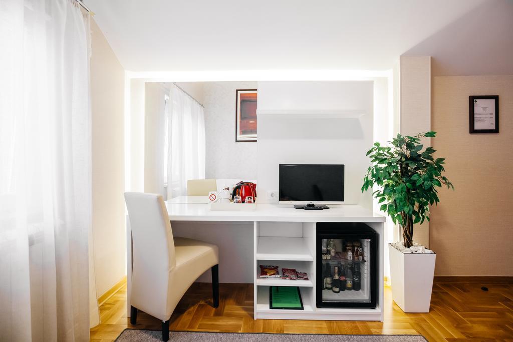 Villa Forest Belgrad Exteriör bild