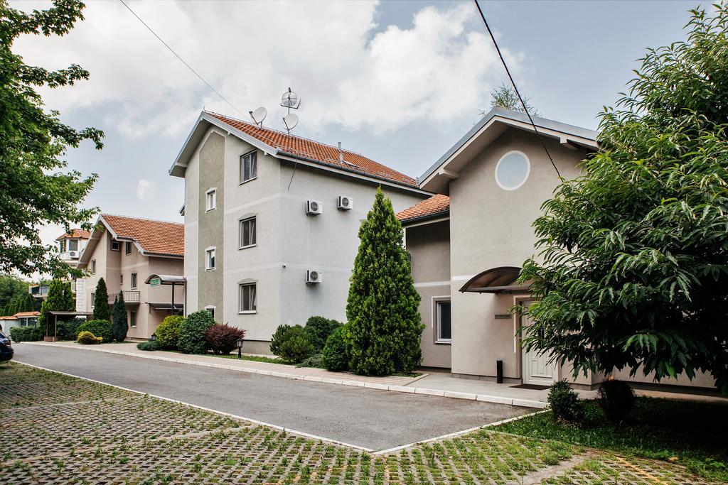 Villa Forest Belgrad Exteriör bild
