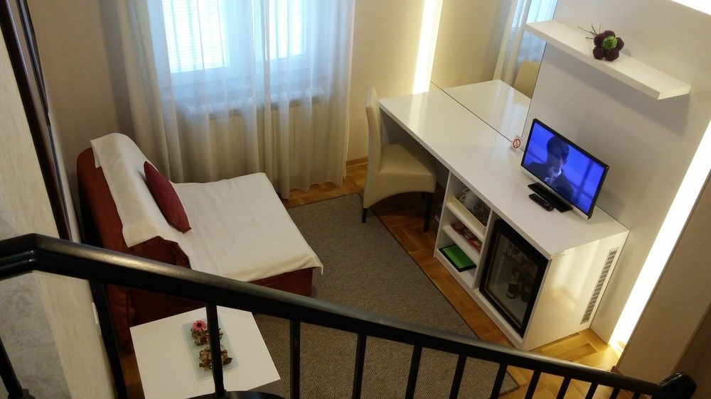 Villa Forest Belgrad Exteriör bild