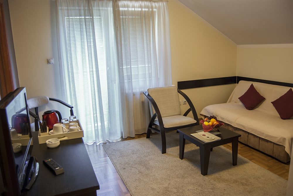 Villa Forest Belgrad Exteriör bild
